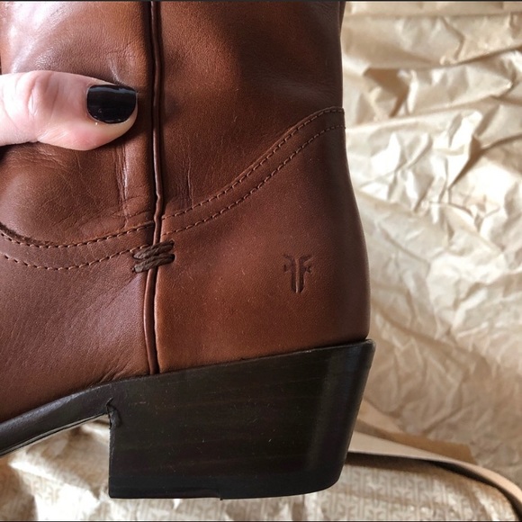 NIB: The Carson Boot by Frye - Picture 3 of 5